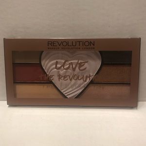 Love the Revolution eyeshadow palette